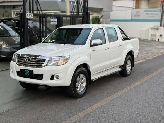 TOYOTA HILUX 2.7 SRV 4X4 CD 16V FLEX 4P AUTOMÁTICO TOYOTA HILUX 2.7 SRV 4X4 CD 16V FLEX 4P AUTOMÁTICO
